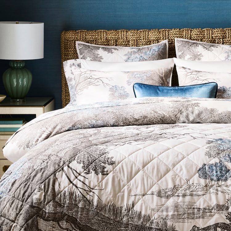 Quilts, Coverlets & Blankets