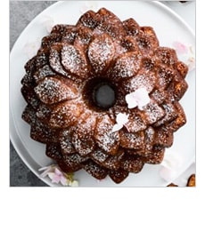 Vanilla Bean Bundt Cake >