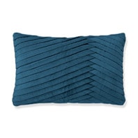 pillows-monochromatic-pleated-tapestry