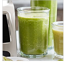 Kale-Cucumber-Apple Smoothie >