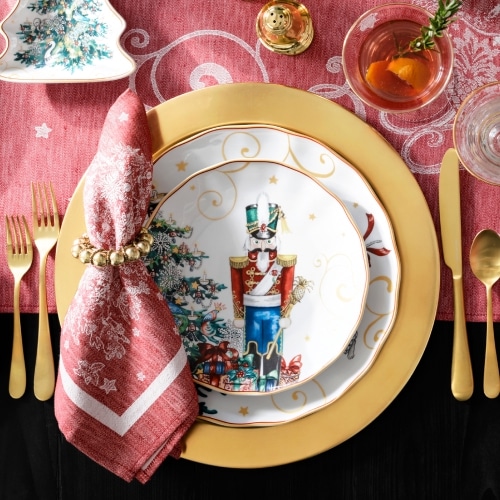 Christmas Entertaining + Free Shipping