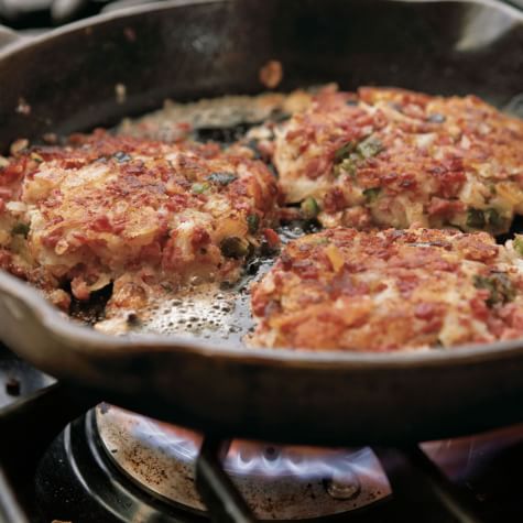 Corned Beef Hash With Caramelized Onions And Chiles Williams Sonoma