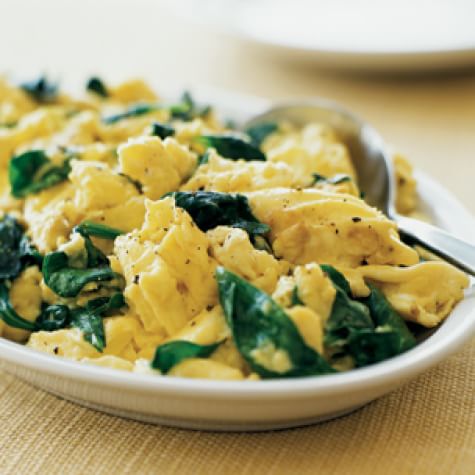Scrambled Eggs With Spinach And White Cheddar Williams Sonoma