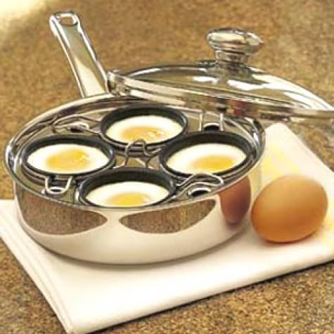 How to poach an egg in a poacher