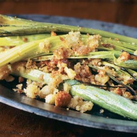 Leeks with Buttered Bread Crumbs