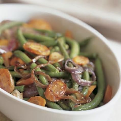 Roasted Green Beans and Carrots with Red Onion
