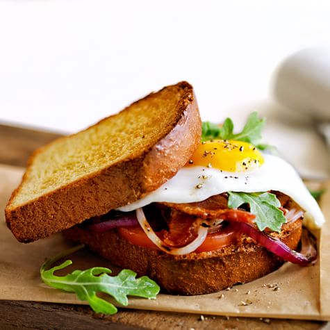 Egg breakfast sandwich on the lodge cast iron griddle! 