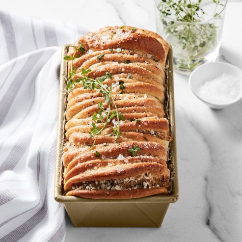 Parmesan, Black Pepper and Garlic Pull-Apart Bread-image