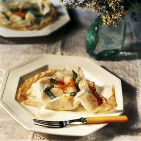 Parchment-Baked Scallops and Asparagus