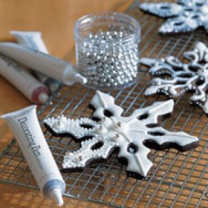 Decorating Holiday Cookies