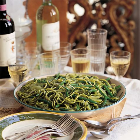 Trenette with Potatoes, Green Beans and Pesto (Trenette al Pesto)
