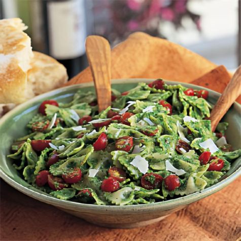 Farfalle with Arugula Pesto and Tomatoes (Farfalle con Pesto di Arugula)