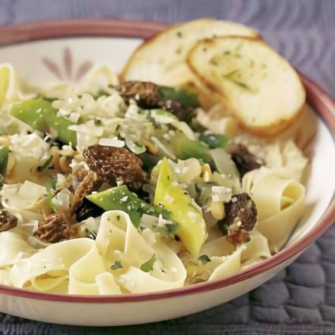 Fettuccine with Asparagus and Morels