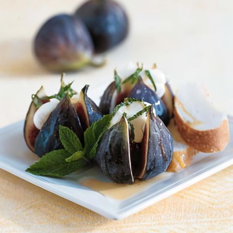 Fresh Figs with Mascarpone, Mint and Italian Honey