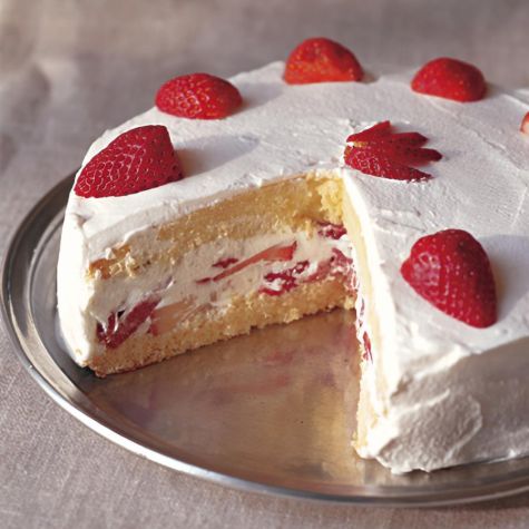 Strawberry Génoise with Whipped Cream