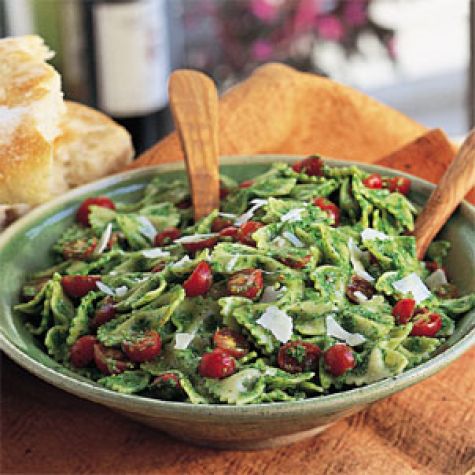 Farfalle with Arugula Pesto and Tomatoes (Farfalle con Pesto di Arugula)
