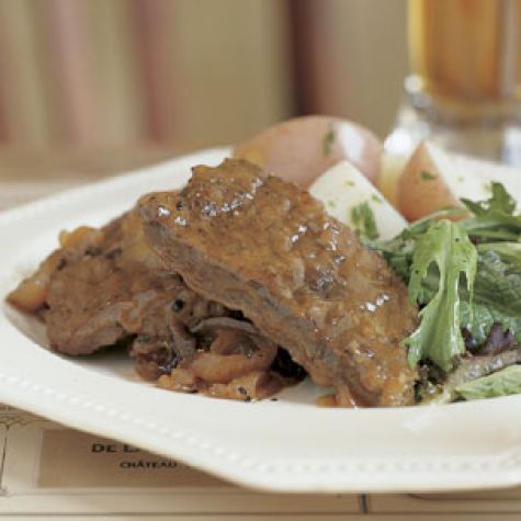 Beef and Onions Braised in Beer<br>[Carbonnades à la Flamande]