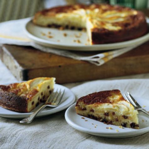 Apple Torte with Pine Nuts and Raisins