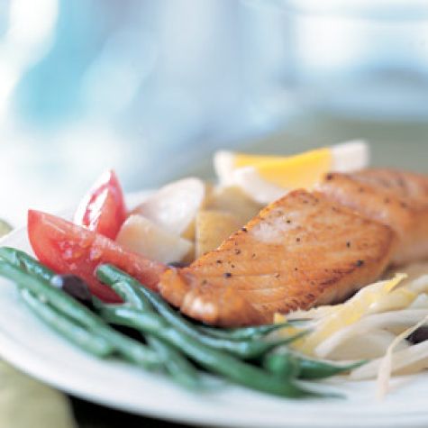 Niçoise Salad with Salmon