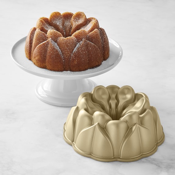 bundt cake form