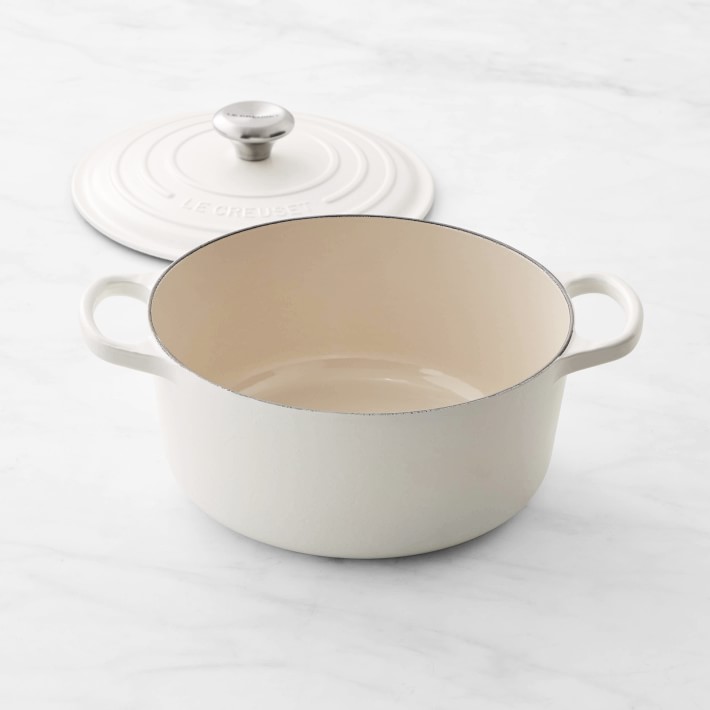 Le Creuset Signature Enameled Cast Iron Round Oven 