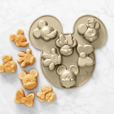Williams Sonoma Mickey and Minnie Mouse Cast Aluminum Cakelet Pan