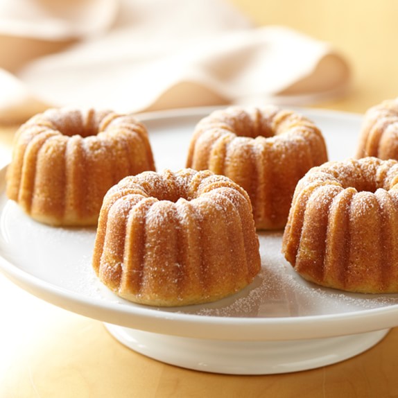 What is the size of a tiny bundt cake pan?