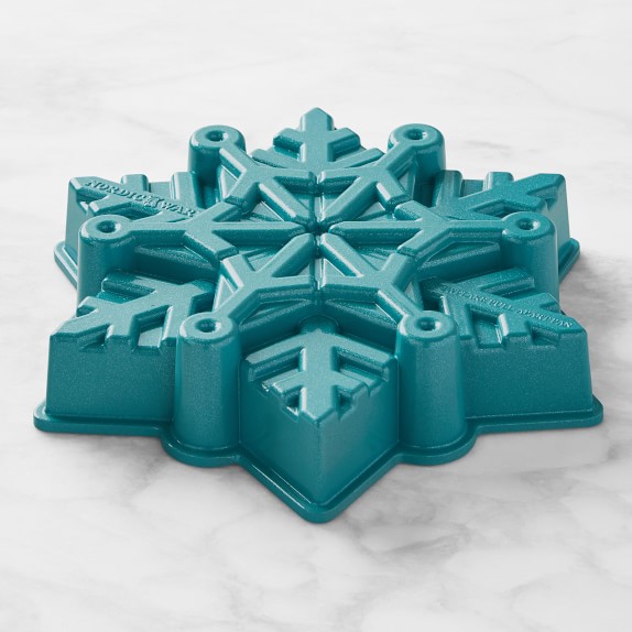 NEW Frozen 2 Nordic Ware Frozen Snowflake Cast Cake Pan 6 cups NEW 
