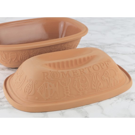 6 Baking Stewing Stoneware Clay Cooking Pots w/Lids & Oven Fork on Wooden Shelf 