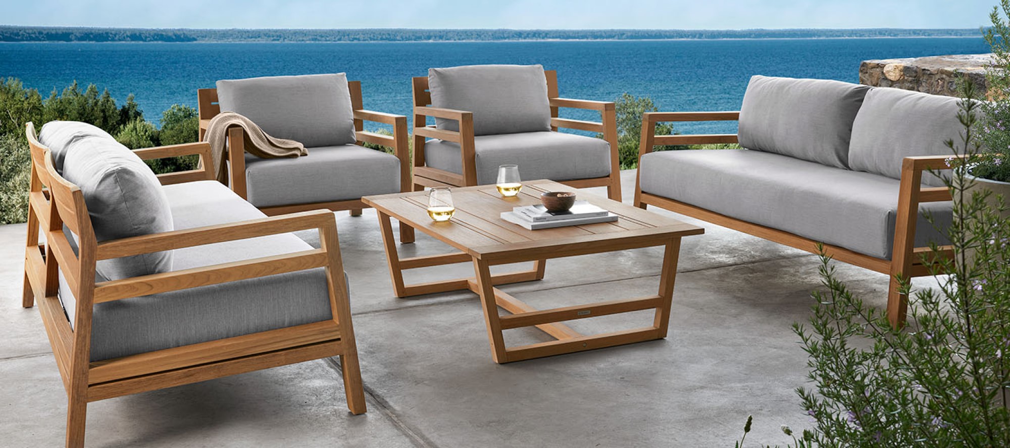 Santa Cruz Outdoor Coffee Table | Williams Sonoma