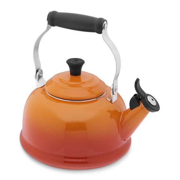 le creuset classic whistling teakettle