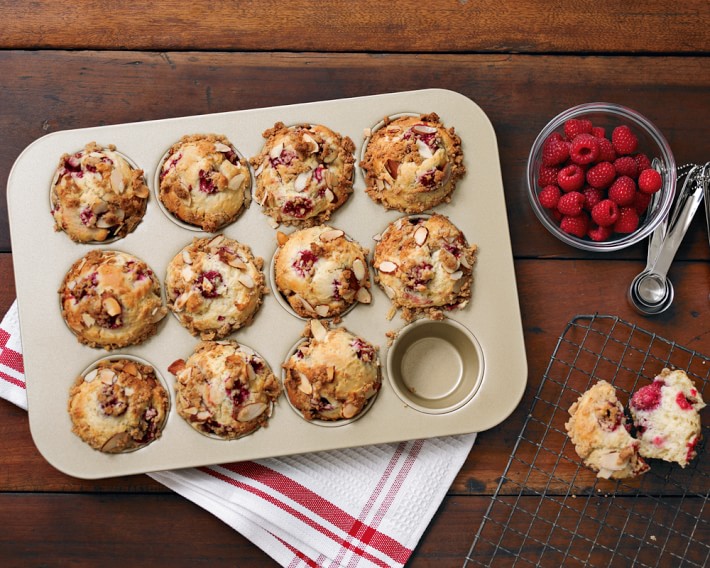https://assets.wsimgs.com/wsimgs/ab/images/dp/wcm/202314/0037/williams-sonoma-goldtouch-muffin-pan-12-well-o.jpg
