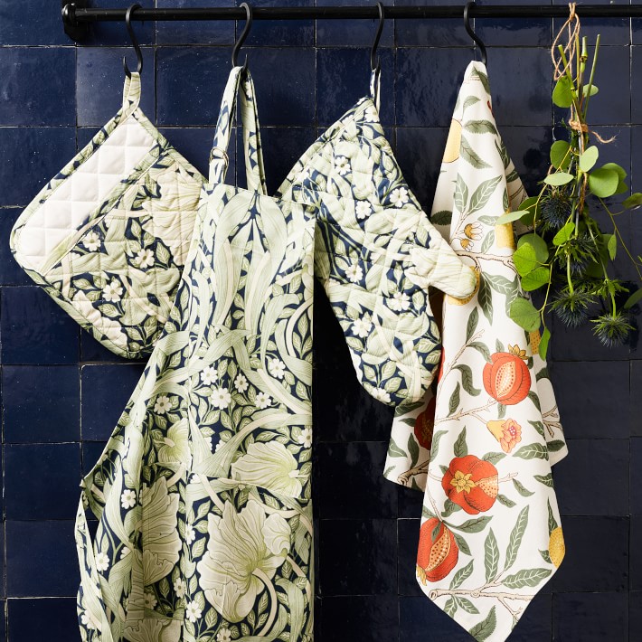 https://assets.wsimgs.com/wsimgs/ab/images/dp/wcm/202328/0026/williams-sonoma-x-morris-co-apron-o.jpg