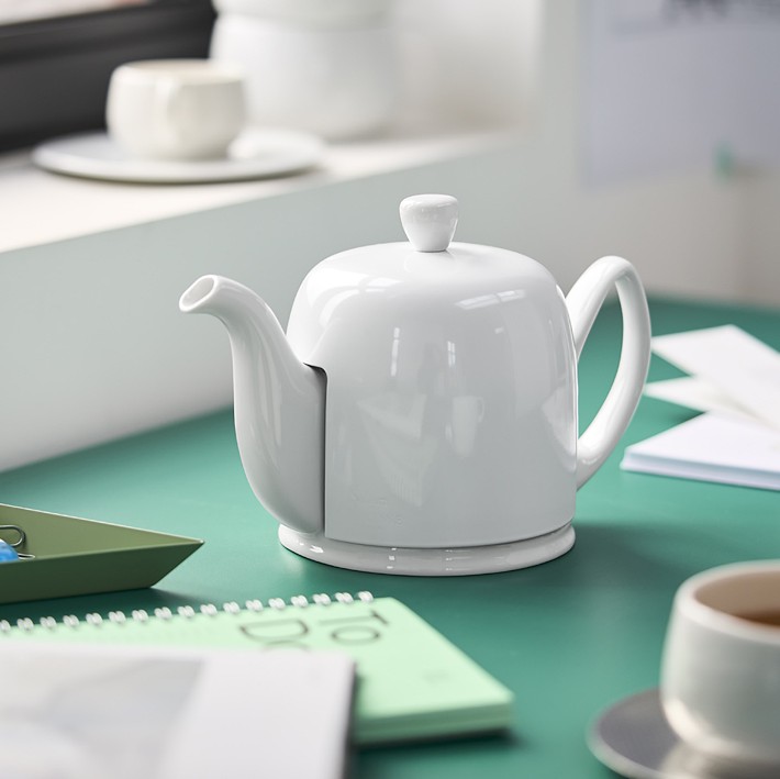 Insulated teapots for serving and storing hot beverages