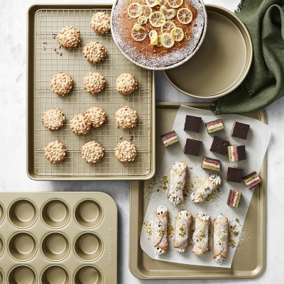 Williams-Sonoma - Holiday 2020 - Williams Sonoma Traditionaltouch(TM)  Bakeware Essentials, Set of 6