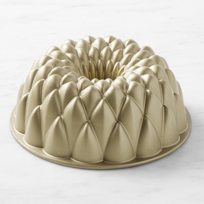 Williams Sonoma Nordic Ware Nonstick Cast Aluminum Pirouette Bundt