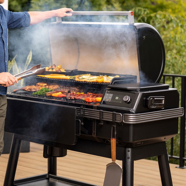 https://assets.wsimgs.com/wsimgs/ab/images/dp/wcm/202333/0105/traeger-ironwood-xl-grill-3-o.jpg