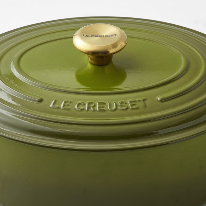 Le Creuset Enameled Cast Iron Signature 6 3/4 Quart Oval Dutch Oven in  Oyster — Las Cosas Kitchen Shoppe