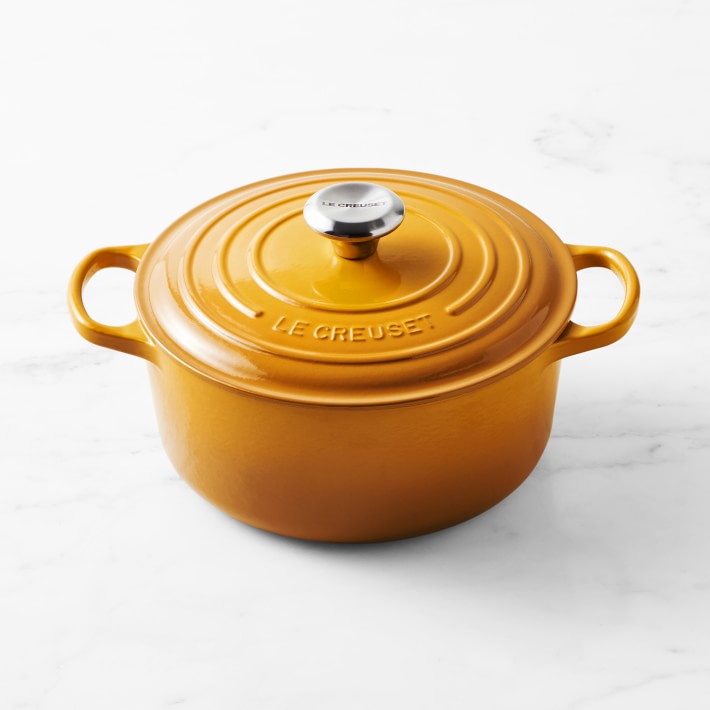 Le Creuset Signature Enameled Cast Iron Round Oven in Nectar