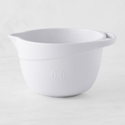 https://assets.wsimgs.com/wsimgs/ab/images/dp/wcm/202340/0038/emile-henry-large-mixing-bowl-m.jpg