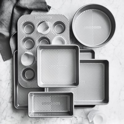 Bakeware Sets: Stainless Steel & Nonstick Bakeware