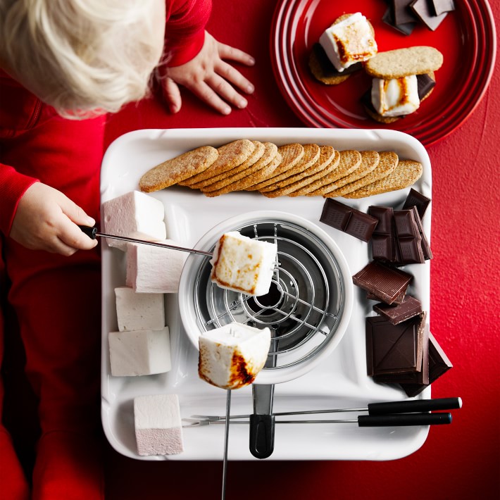 This microwave s'mores maker is my new favorite kitchen gadget