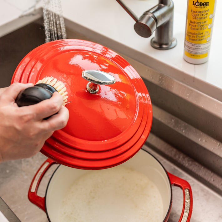 Lodge U6id400 6 qt. Enameled Cast Iron Dutch Oven - Cherry on Top