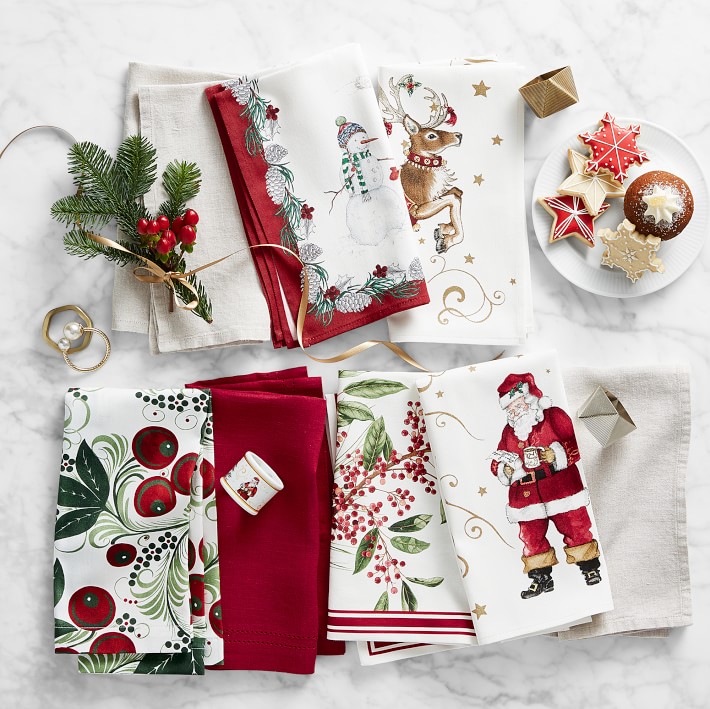 Dinner Cloth Napkins Set of 4 Washable Wrinkle-Free Cocktail Napkins Winter  Theme Christmas Holiday Cute Snowman in Snow Scene Decor Napkins for
