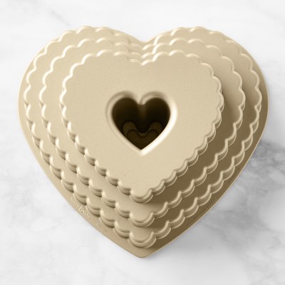 Williams Sonoma Nordic Ware Nonstick Cast Aluminum Scallop Heart Bundt® Cake  Pan