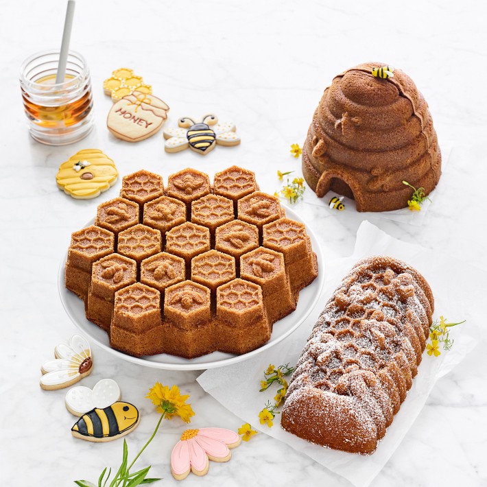 Nordic Ware Honeycomb Embossed Nonstick Baking Sheets, Gold, 3-Pans