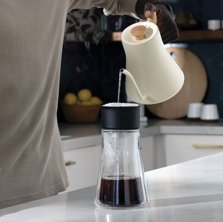 https://assets.wsimgs.com/wsimgs/ab/images/dp/wcm/202401/0009/fellow-stagg-ekg-electric-pour-over-kettle-o.jpg