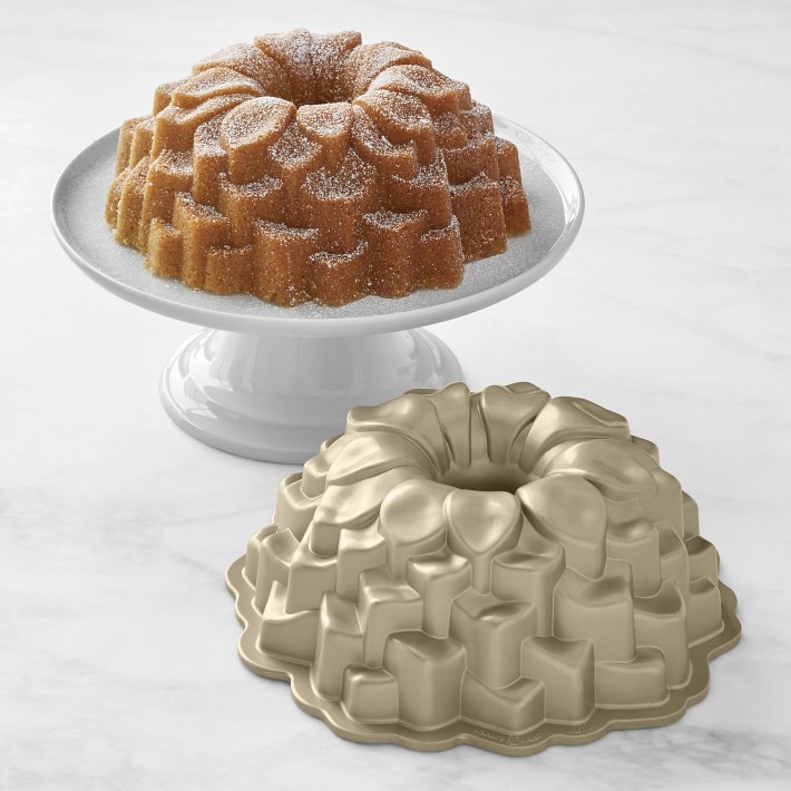 Nordic Ware Cast Aluminum Nonstick Blossom Bundt® Cake Pan