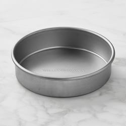 Williams Sonoma Traditionaltouch™ Round Cake Pan