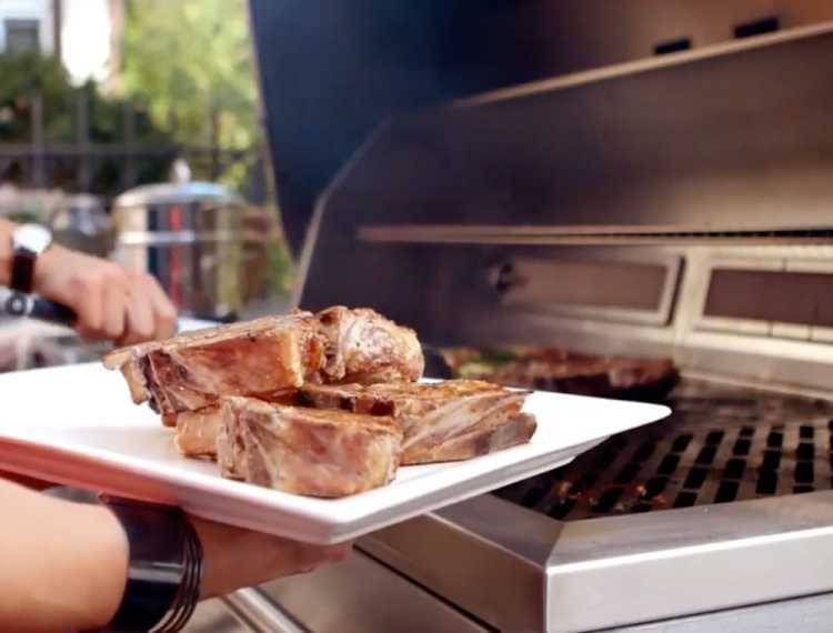 Kalamazoo Hybrid Freestanding Gas Grill | Williams Sonoma